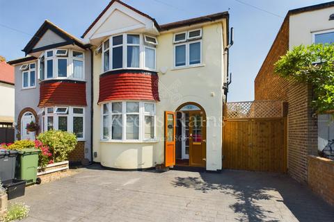 3 bedroom semi-detached house for sale, Wentworth Drive, Kent DA1