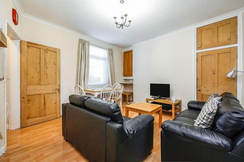 4 bedroom terraced house to rent, Newcastle Road, Durham DH1