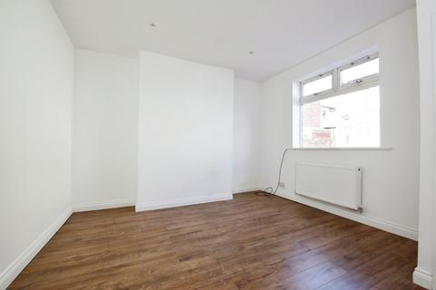 2 bedroom terraced house to rent, Oxford Street, Bishop Auckland DL14