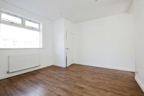 2 bedroom terraced house to rent, Oxford Street, Bishop Auckland DL14