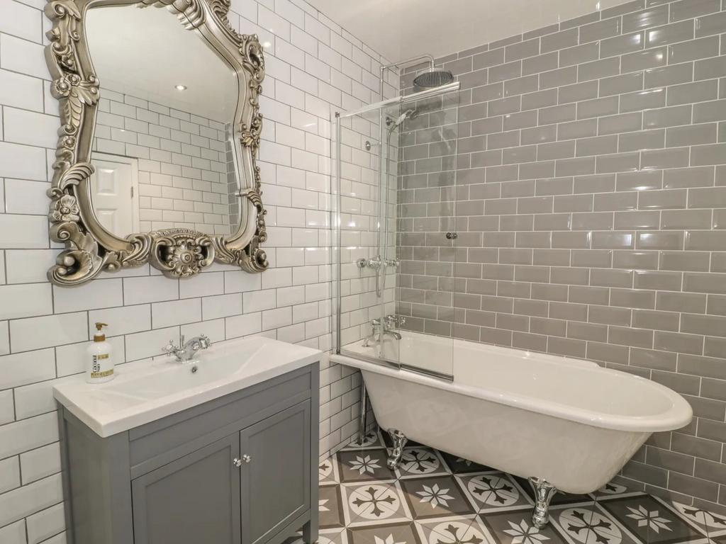 Main Bathroom