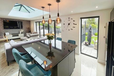 18 Bartley Road, Manchester, M22 4BG