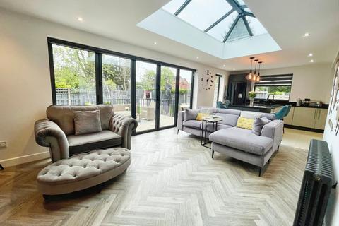 18 Bartley Road, Manchester, M22 4BG