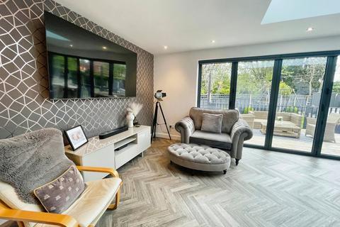 18 Bartley Road, Manchester, M22 4BG