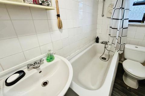 17 Burdith Avenue, Manchester, M14 7HX