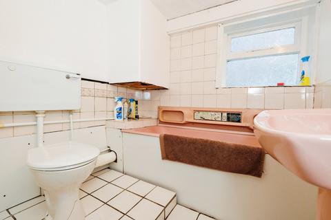 16 Alness Road, Manchester, M16 8ET
