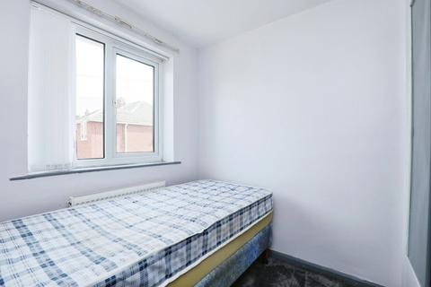 16 Lindale Close, North Anston, Sheffield, S25 4FD