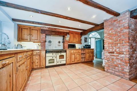 8 bedroom detached house for sale, Stone Road, Stafford ST21