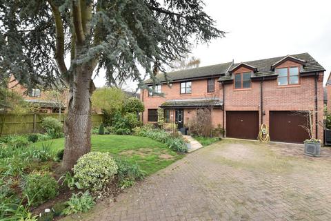 5 bedroom detached house for sale, St. James Close, Evesham WR11