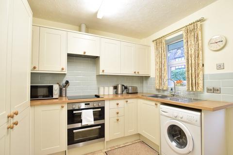 2 bedroom bungalow for sale, Burford Gardens, Worcestershire WR11