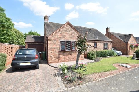 3 bedroom bungalow for sale, The Close, Evesham WR11