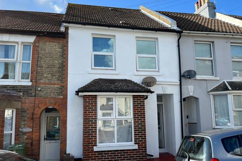 31 Walton Road, Folkestone, CT19 5QR