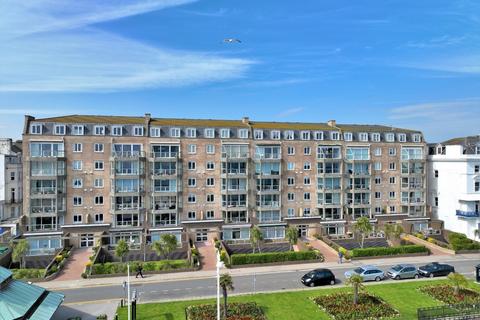 12 Carlton Leas, Folkestone, CT20 2DJ