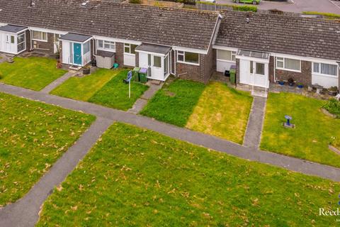 64 Lynwood, Folkestone, CT19 5DD