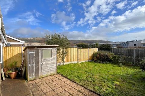 64 Lynwood, Folkestone, CT19 5DD