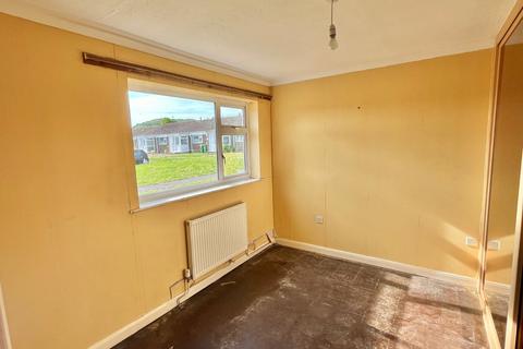 64 Lynwood, Folkestone, CT19 5DD