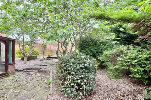 8 Chalk Close, Folkestone, CT19 5TD