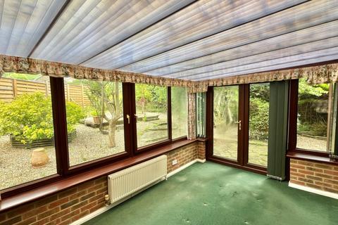 8 Chalk Close, Folkestone, CT19 5TD