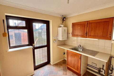 8 Chalk Close, Folkestone, CT19 5TD