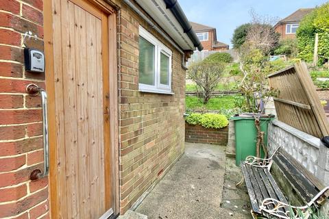 31 Brabner Close, Folkestone, CT19 6LW