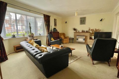 114 Lucy Avenue, Folkestone, CT19 5TN
