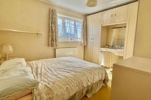 114 Lucy Avenue, Folkestone, CT19 5TN