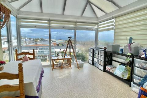 262 Dover Road, Folkestone, CT19 6NS