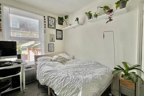 51 Walton Road, Folkestone, CT19 5QS