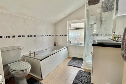 51 Walton Road, Folkestone, CT19 5QS