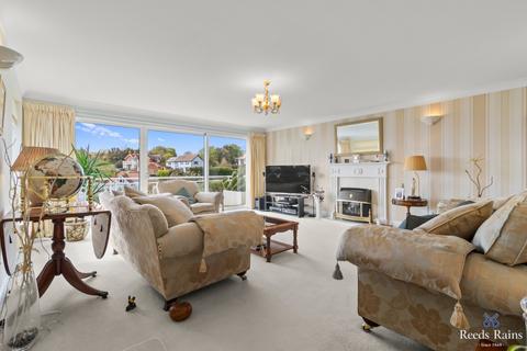 4 bedroom detached house for sale, Radnor Cliff Crescent, Kent CT20