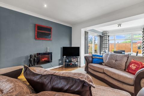 104 Lynwood, Folkestone, CT19 5DD