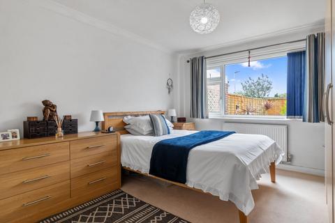 104 Lynwood, Folkestone, CT19 5DD