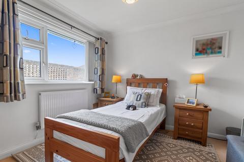 104 Lynwood, Folkestone, CT19 5DD