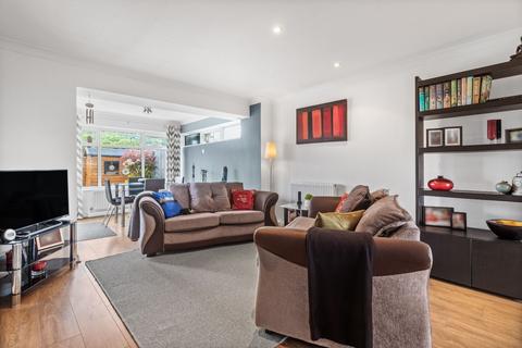 104 Lynwood, Folkestone, CT19 5DD