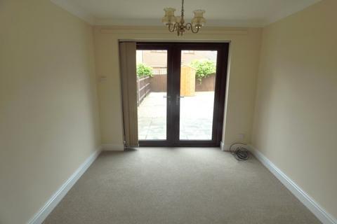 6 Old Mead, Folkestone, CT19 5UR
