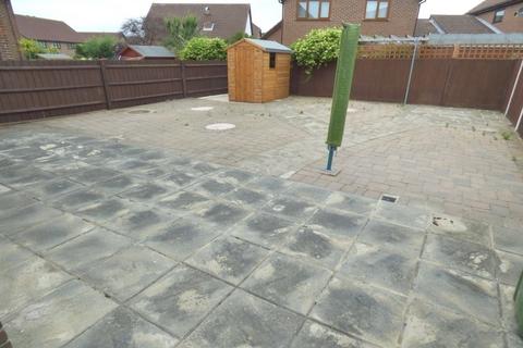 6 Old Mead, Folkestone, CT19 5UR