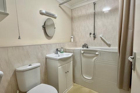 90 Lynwood, Folkestone, CT19 5DD