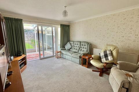 90 Lynwood, Folkestone, CT19 5DD