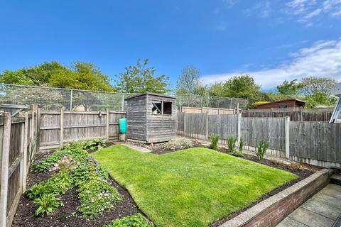 90 Lynwood, Folkestone, CT19 5DD