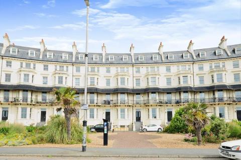 2 bedroom apartment for sale, Marine Crescent, Kent CT20