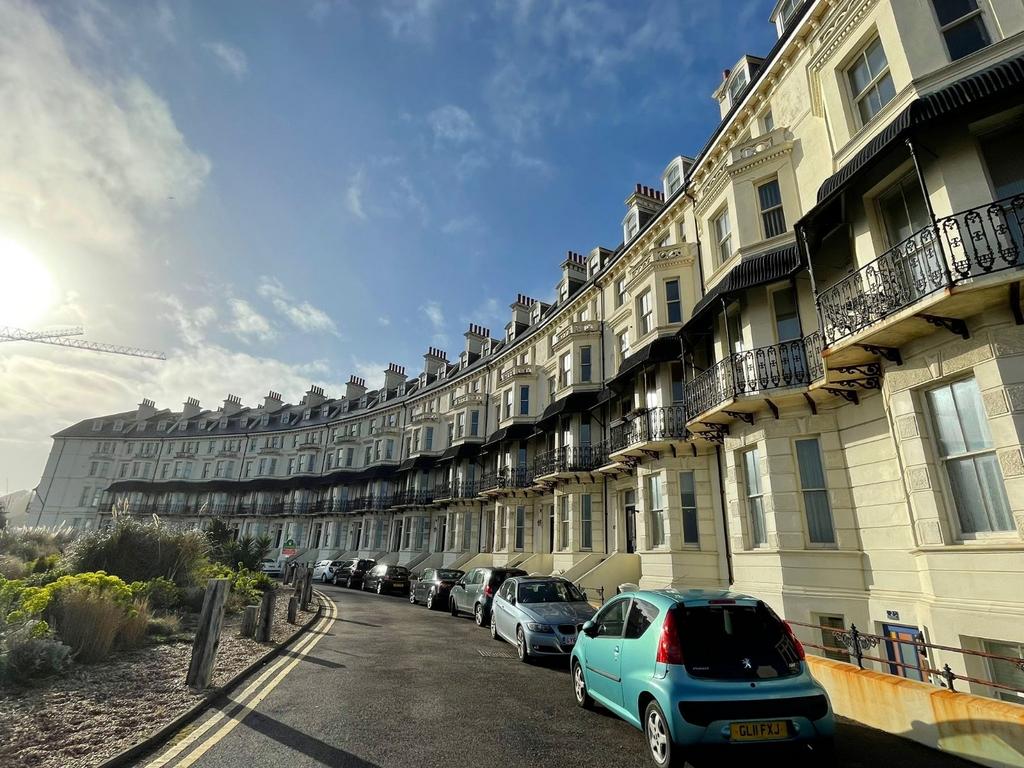Marine Crescent