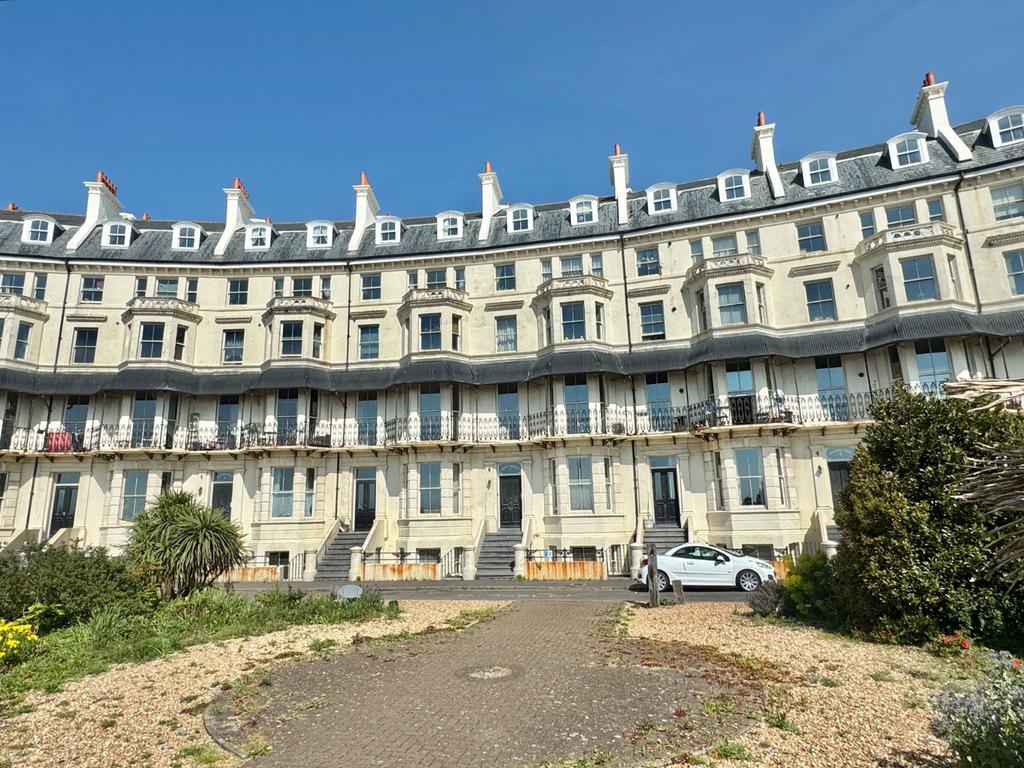 Marine Crescent