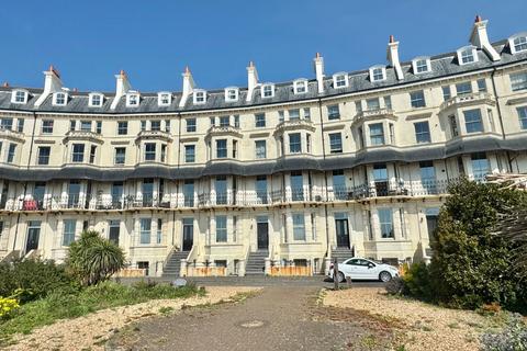 2 bedroom apartment for sale, Marine Crescent, Kent CT20