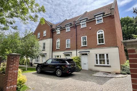 4 bedroom end of terrace house for sale, Shorncliffe Road, Kent CT20