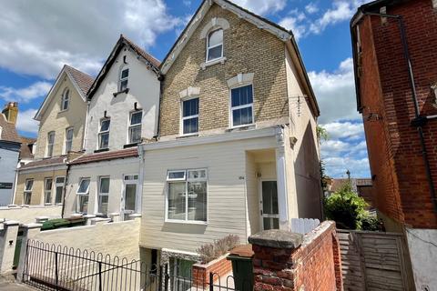 4 bedroom end of terrace house for sale, Guildhall Street, Kent CT20