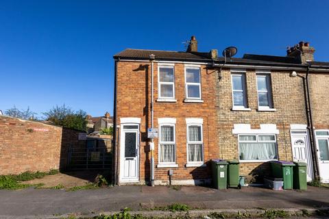 22 Burrow Road, Folkestone, CT19 6DH