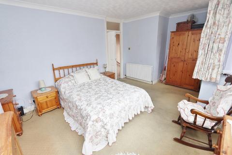3 Sheila Close, Romford, RM5 2PA