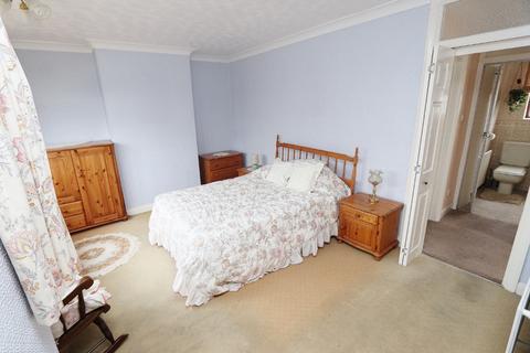 3 Sheila Close, Romford, RM5 2PA