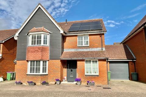 4 Collard Place, Hawkinge, Folkestone, CT18 7TY