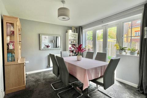 4 Collard Place, Hawkinge, Folkestone, CT18 7TY
